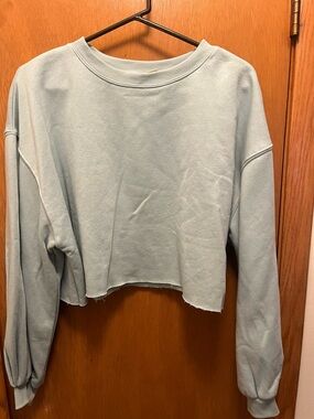 Universal Thread Cropped Sweatshirt in Pale Blue